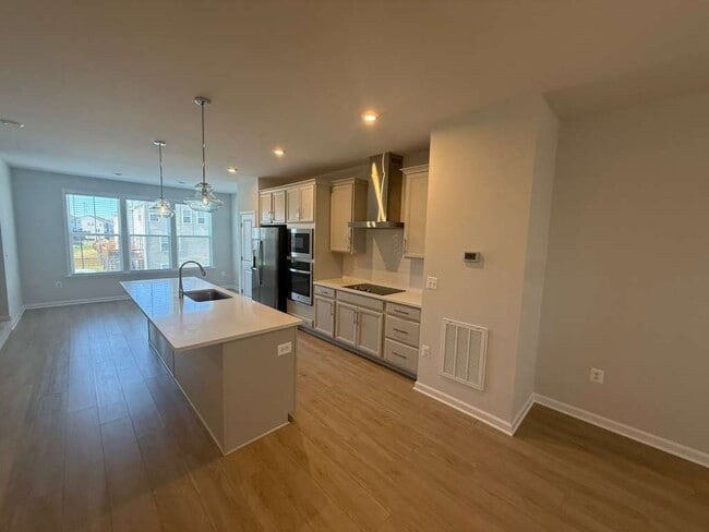 Foto del edificio - 8843 Foxway Rdg Ln