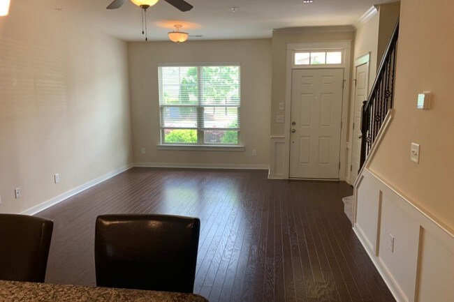 Amplio espacio habitable - 7875 Allscott Way