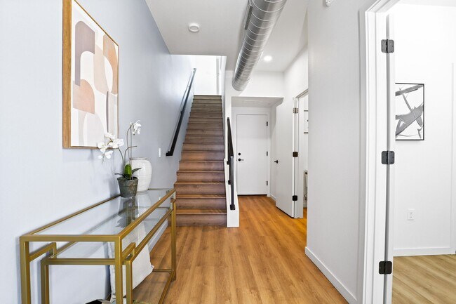 Foto del edificio - 1 Month FREE! Brand New Urban Townhomes in...
