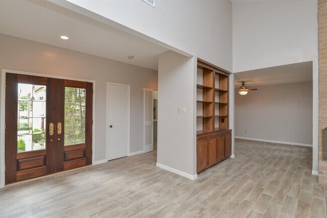 Building Photo - 15815 Rippling Water Dr
