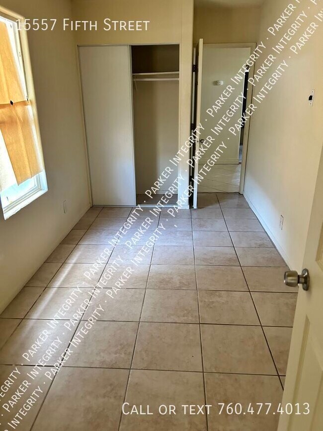 Building Photo - 15557 Fifth Street-