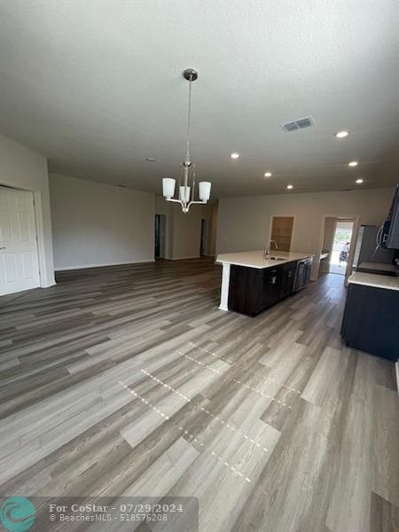 Foto del edificio - 1140 Mountain Flower Ln