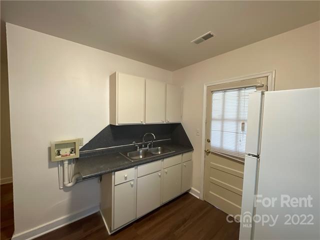 Foto del edificio - 2729 Bancroft St