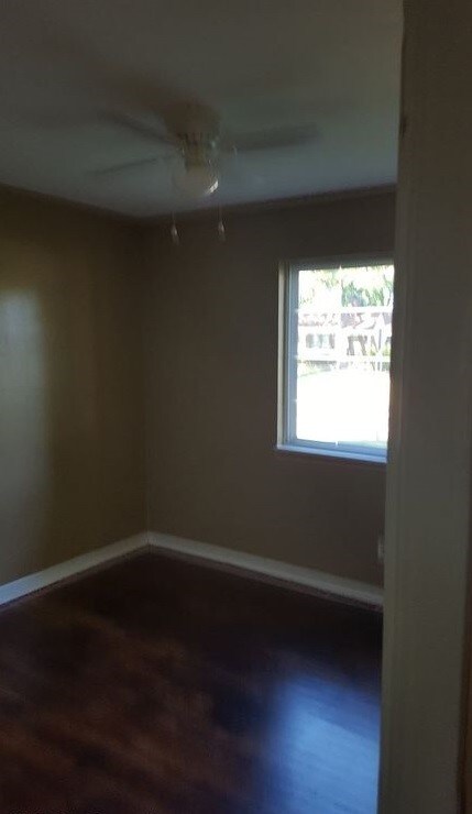 Building Photo - 1720 Leafcrest Dr