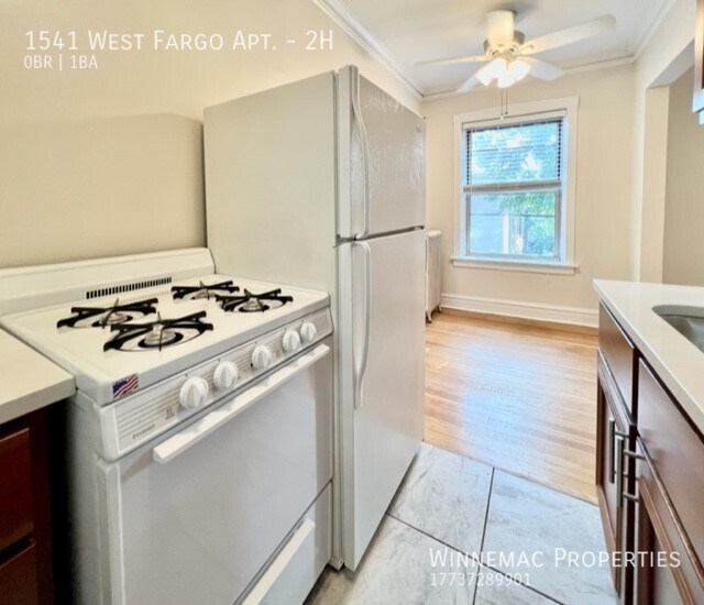 Foto del edificio - 1541 W Fargo Ave