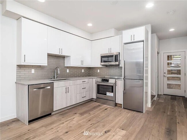 Foto del edificio - 4102 37th Ave S