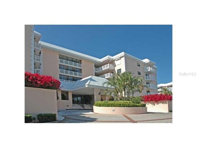 Building Photo - 6500 Sunset Way