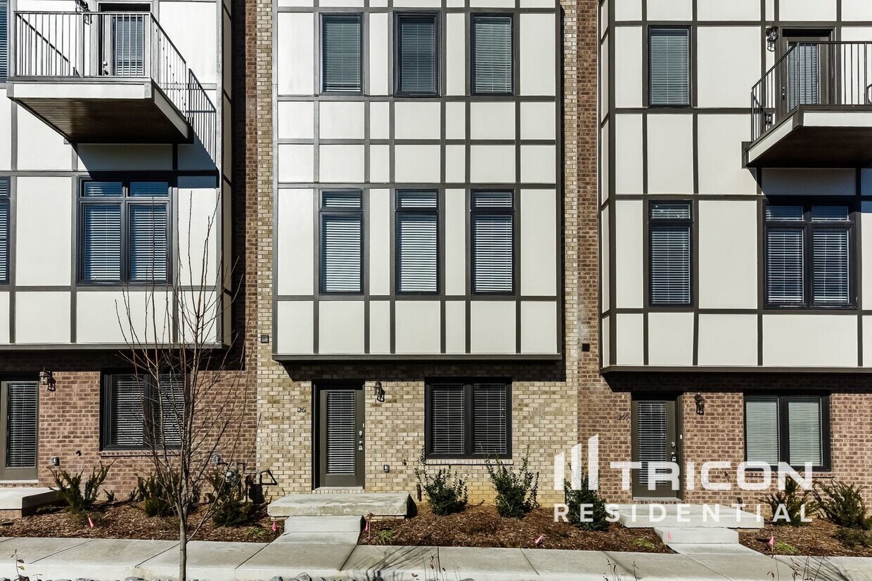 Foto principal - 1261 Hillwood Private Cove Nashville TN
