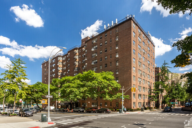 Foto del edificio - 1700 York Ave at East 89th