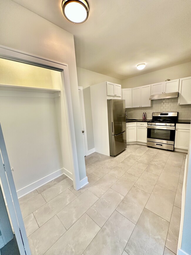 Building Photo - 2501 Grove St