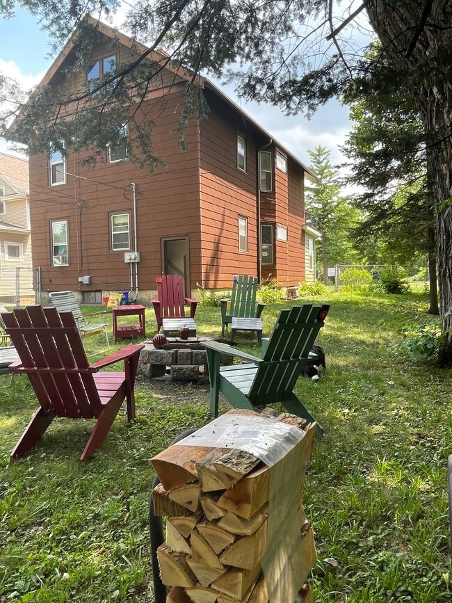 Private Backyard - 1217 Grand Ave
