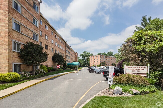 Building Photo - Columbia Knoll