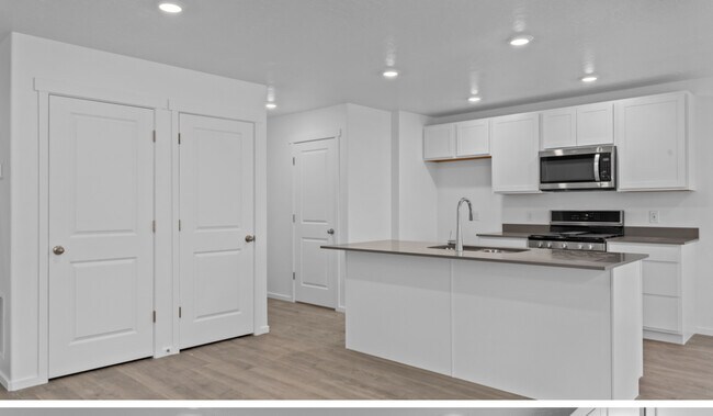 Foto del edificio - 487 N Scuttlebutt Ln