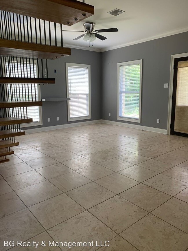Foto del edificio - 2 br, 2.5 bath House - 1310 W St Mary Blvd