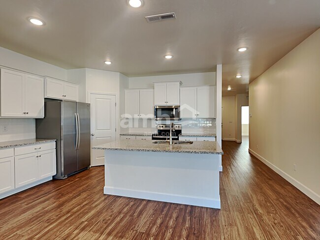 Building Photo - 1768 N Montgomery Way