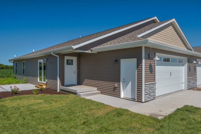 Building Photo - 701 Layne Dr