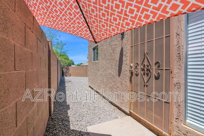 Foto del edificio - 1712 E Pepper Cir
