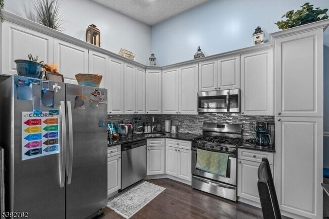 Foto del edificio - 9 Ruby Ct