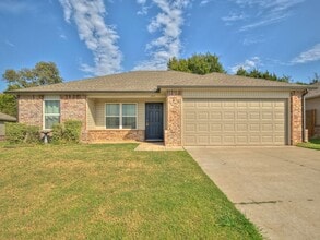 Building Photo - 1411 Chert Cir
