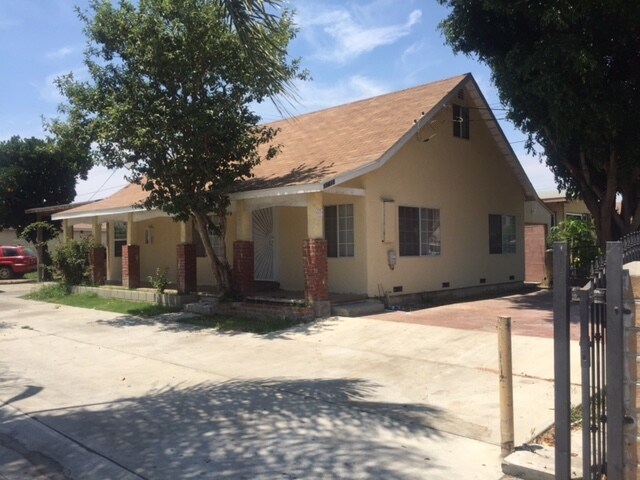 Building Photo - Compton
