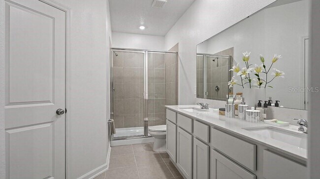 Foto del edificio - 2419 Bevel Ln
