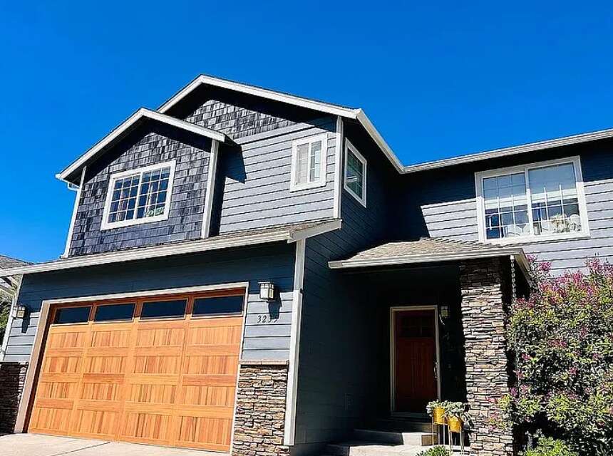 Foto principal - 3235 NE Spring Creek Pl