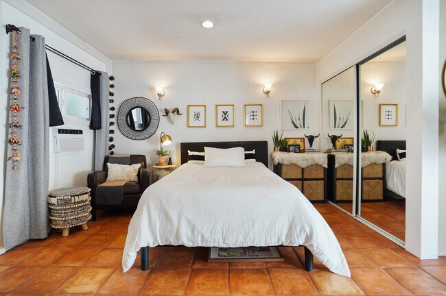 Foto del edificio - 13249 Bloomfield St