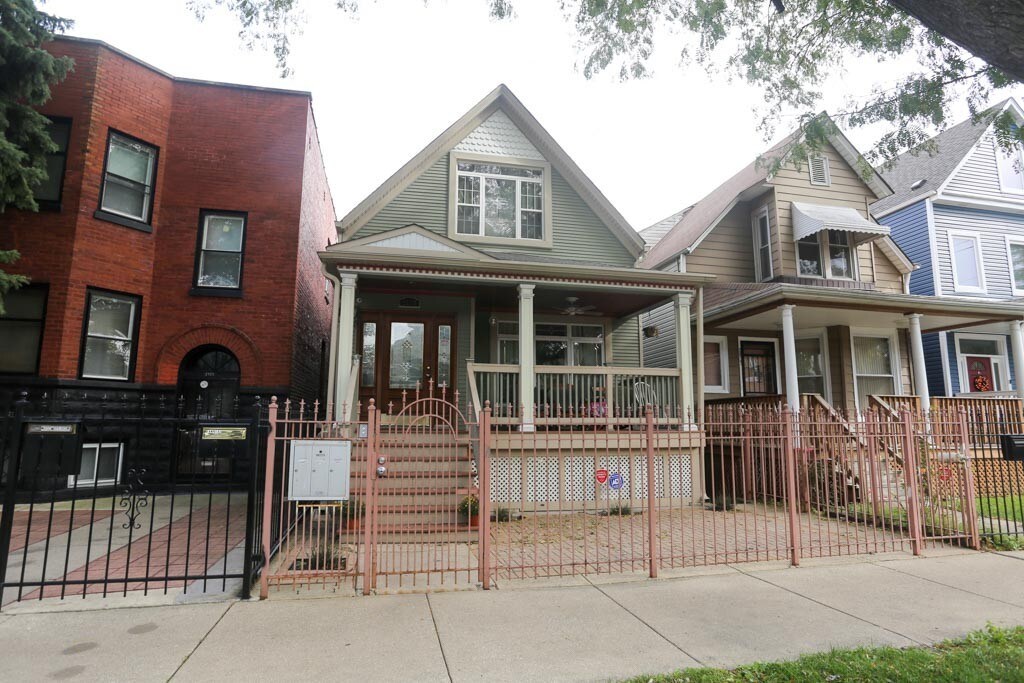 Primary Photo - 2819 N Richmond St