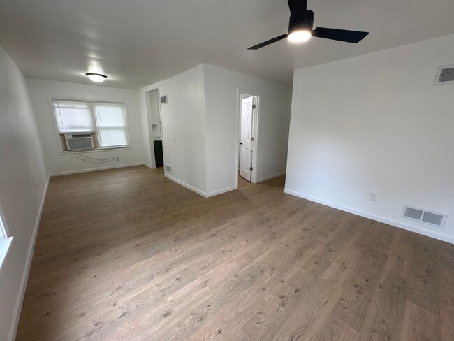 Building Photo - 2708 Trimble St