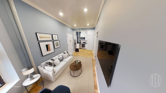 Building Photo - 221 E 83rd St