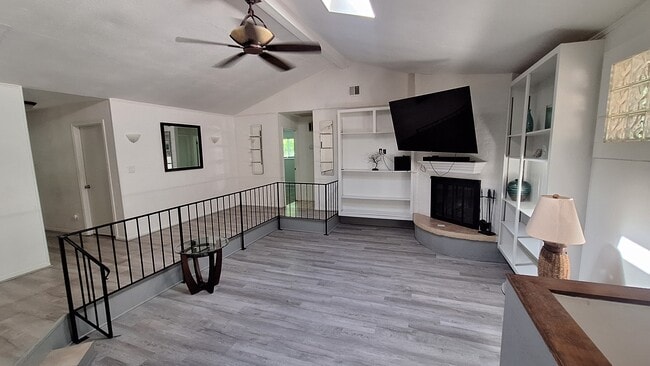 Building Photo - 175 Upper Colorado Dr