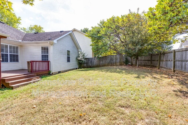 Foto del edificio - 2214 Falcon Creek Dr