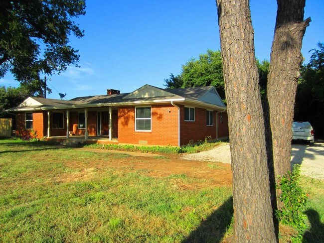 Building Photo - 1450 Highland Village Rd