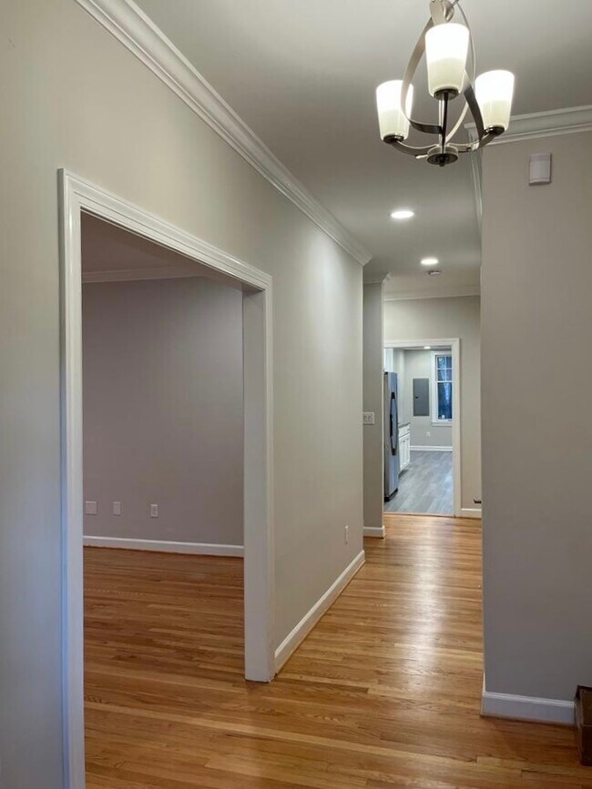 Foto del edificio - 1008 Colonial Ave