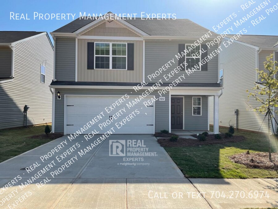 Primary Photo - **MOVE IN SPECIAL** 4 Bedroom 2.5 Bath Hom...