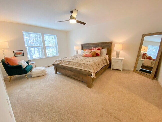 Master bedroom - 409 Turquoise Ln