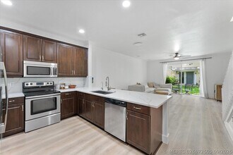 Building Photo - 7783 Deercreek Ct