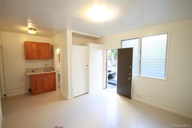 Building Photo - 1849 Kaioo Dr