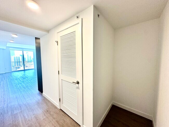 Foto del edificio - 133 NE 24th St