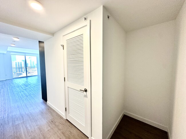 Building Photo - 133 NE 24th St