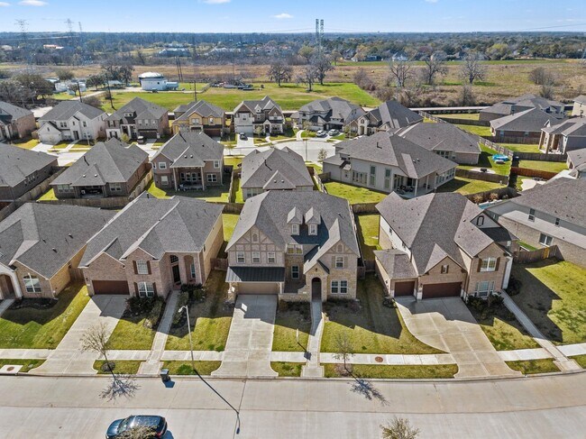 Foto del edificio - 4406 Shaded Arbor Way