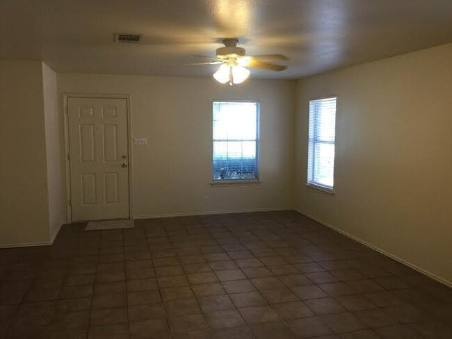 Building Photo - 9001 Kimono Ridge Dr
