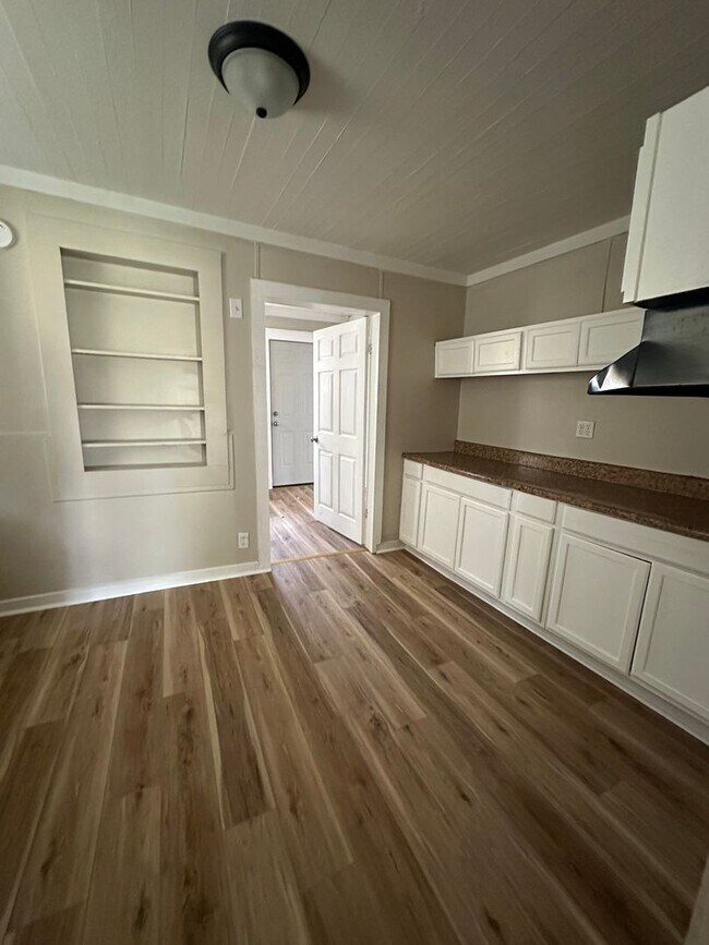 Building Photo - 3 Bed/1 Bath House