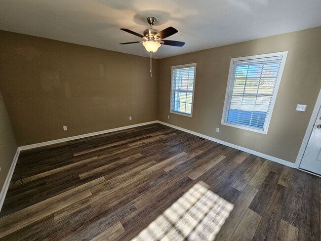 Building Photo - Beautiful Shelbyville Home in Cozy, Conven...