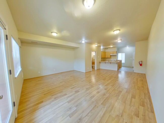 Building Photo - 3462-3464-3466 Alder Alley