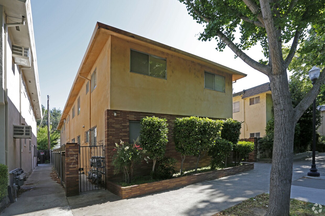 Building Photo - 1811 O St