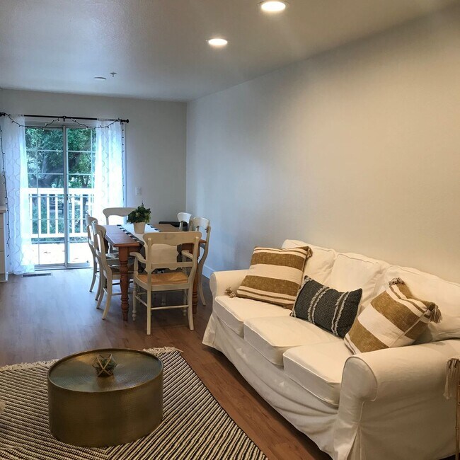 Building Photo - 567 Brizzolara #F, San Luis Obispo