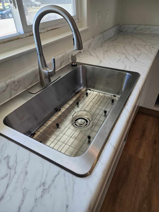 Foto del edificio - 1764 N Morningside St