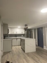 Building Photo - 47 Regent Dr