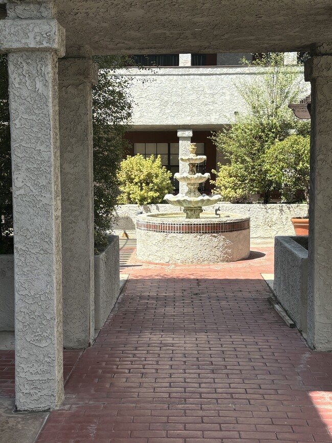 Building Photo - 124 Monterey Rd